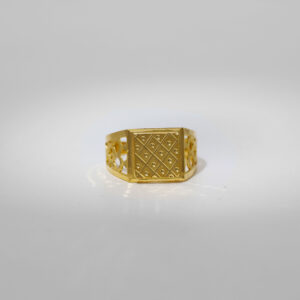 Detailed Gold Designer Gents Ring