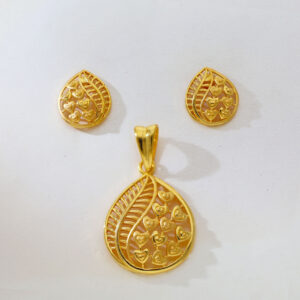 Elegant Heart Ladies Pendant Set