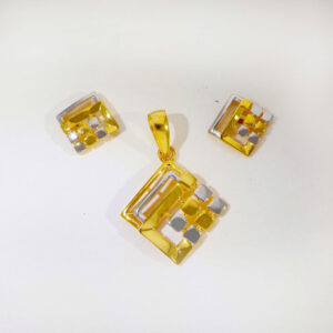The Square Links Ladies Pendant Set