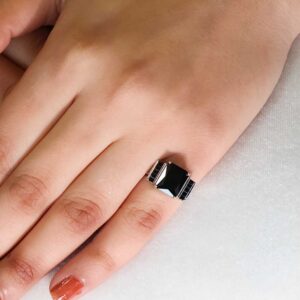 Midnight Majesty Ring