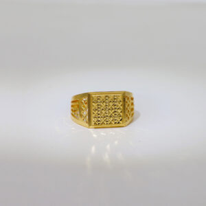 Grand Forming Gold Finger Ring